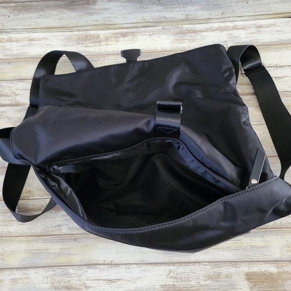 Nautica Black Foldover Large Backpack Bag Adjustable Straps Zip Pocket Buckle - Picture 4 of 11